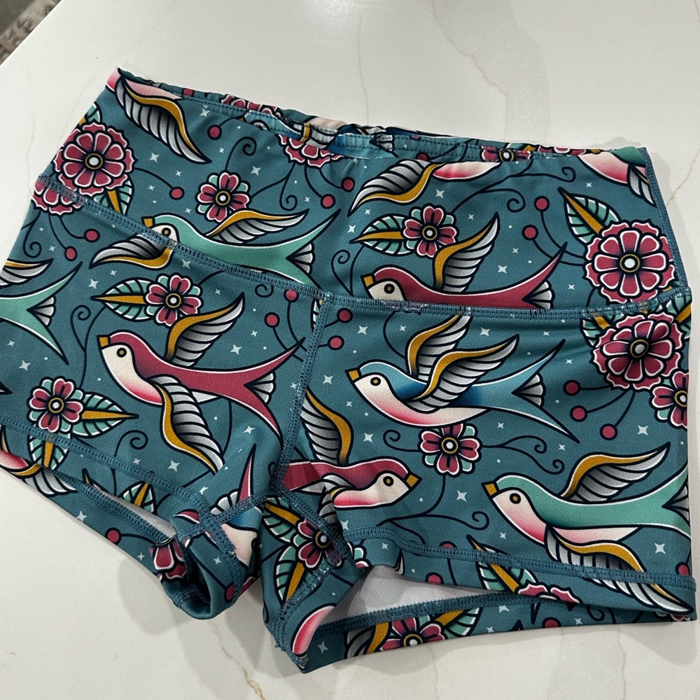 RokFit shorts, XS, sparrow design